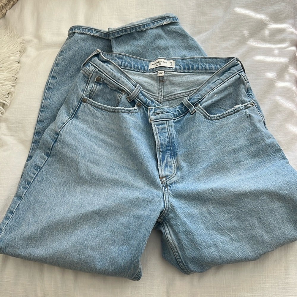 Abercrombie curve love light wash dad jean with asymmetrical waist
